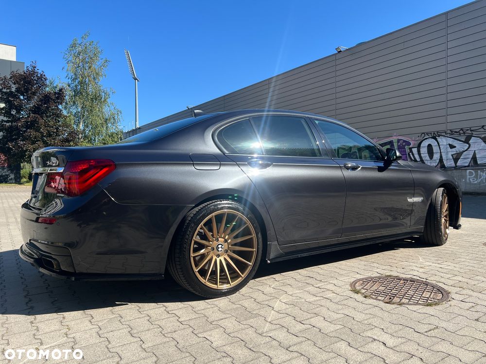 BMW Seria 7 740i - 2