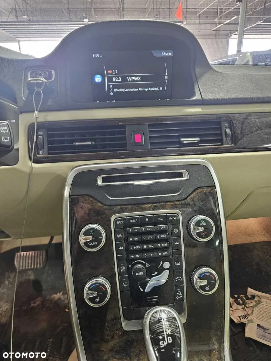 Volvo XC 70 T5 AWD Dynamic Momentum - 10