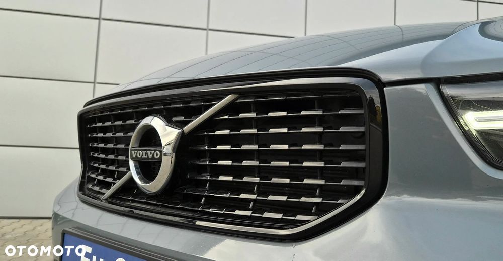 Volvo XC 40 T3 R-Design - 25