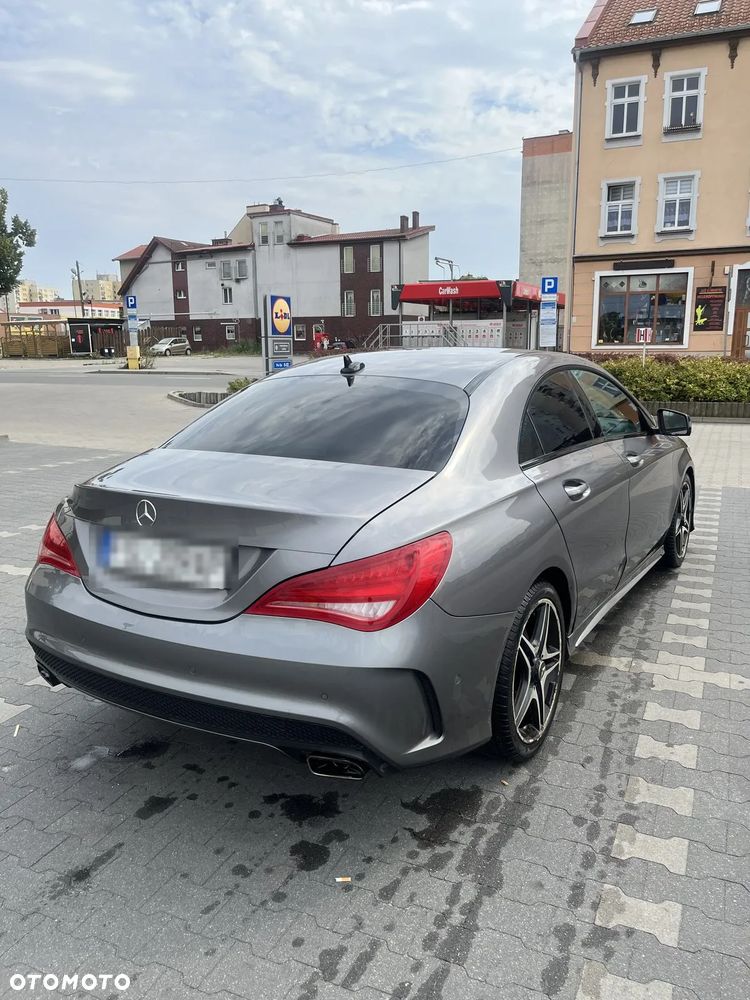 Mercedes-Benz CLA 180 AMG Line - 2