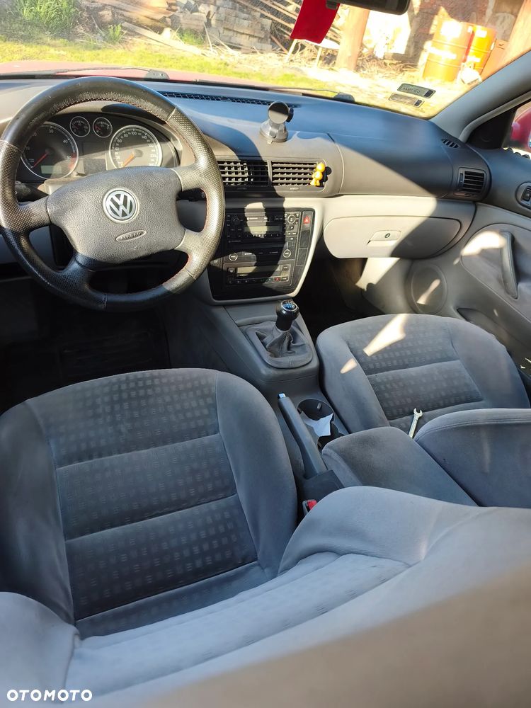 Volkswagen Passat 1.9 TDI Basis - 6