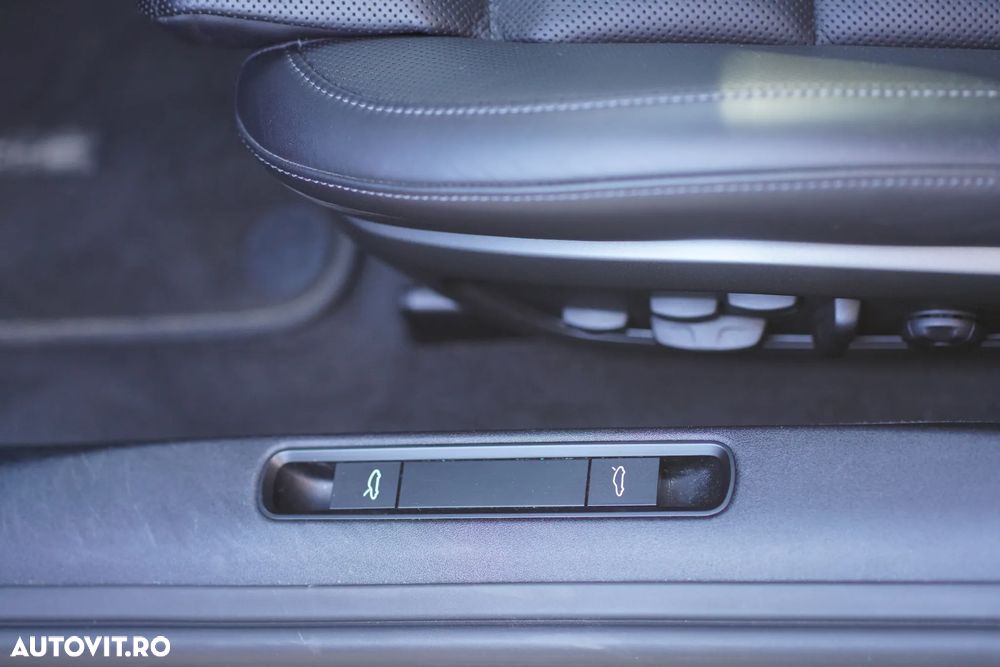 Porsche 911-TURBO-S - 32