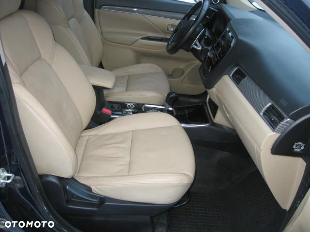 Mitsubishi Outlander 2.0 Intense + SDA 4WD CVT - 18