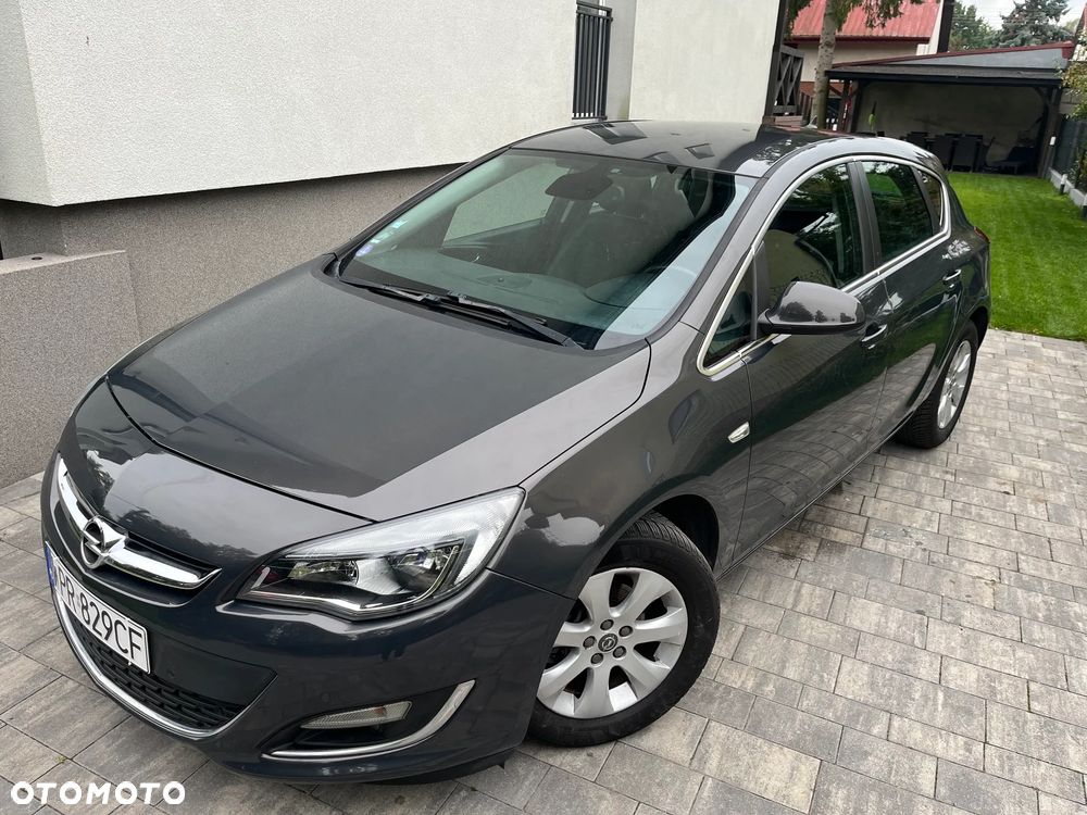 Opel Astra 2015 photo 2