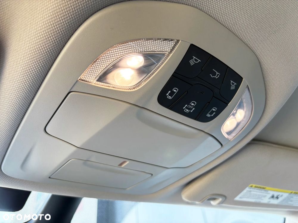 Chrysler Pacifica - 32