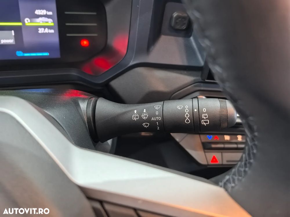 Dacia Duster HEV 140 Journey - 17