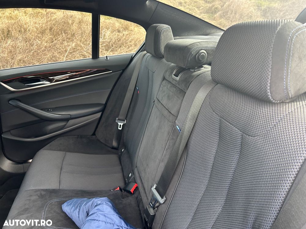 BMW Seria 5 520d xDrive AT - 10