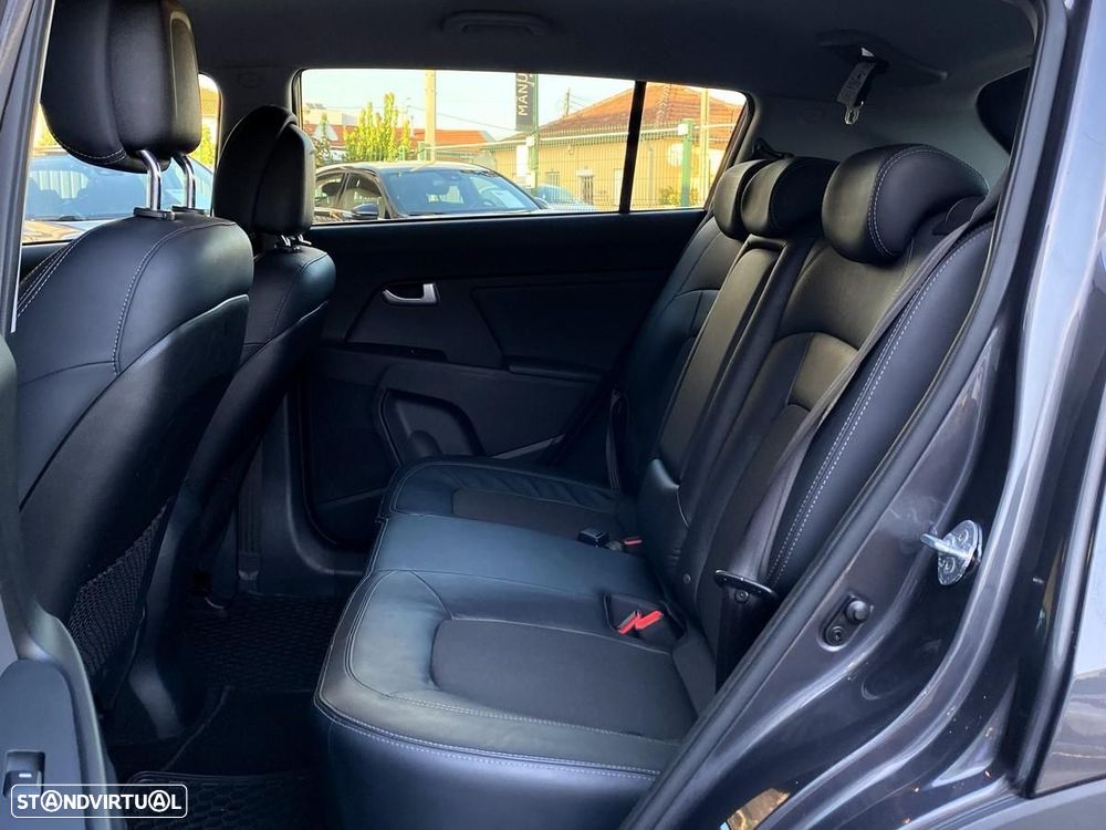 Kia Sportage 1.7 CRDI ISG Prime - 30