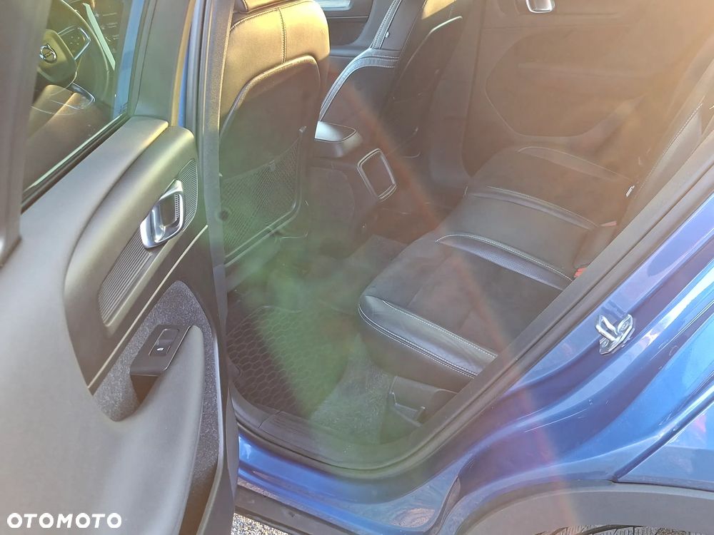 Volvo XC 40 T4 R-Design - 14