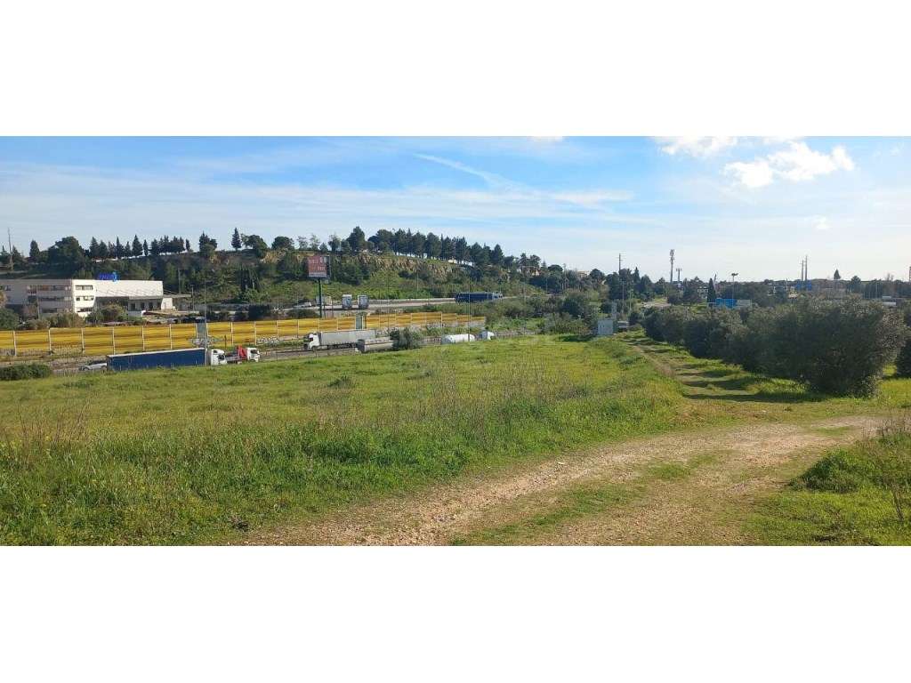 Terreno rústico com 4400 m2 com agua e luz em Alverca do Ribatejo a... - Grande imagem: 4/4