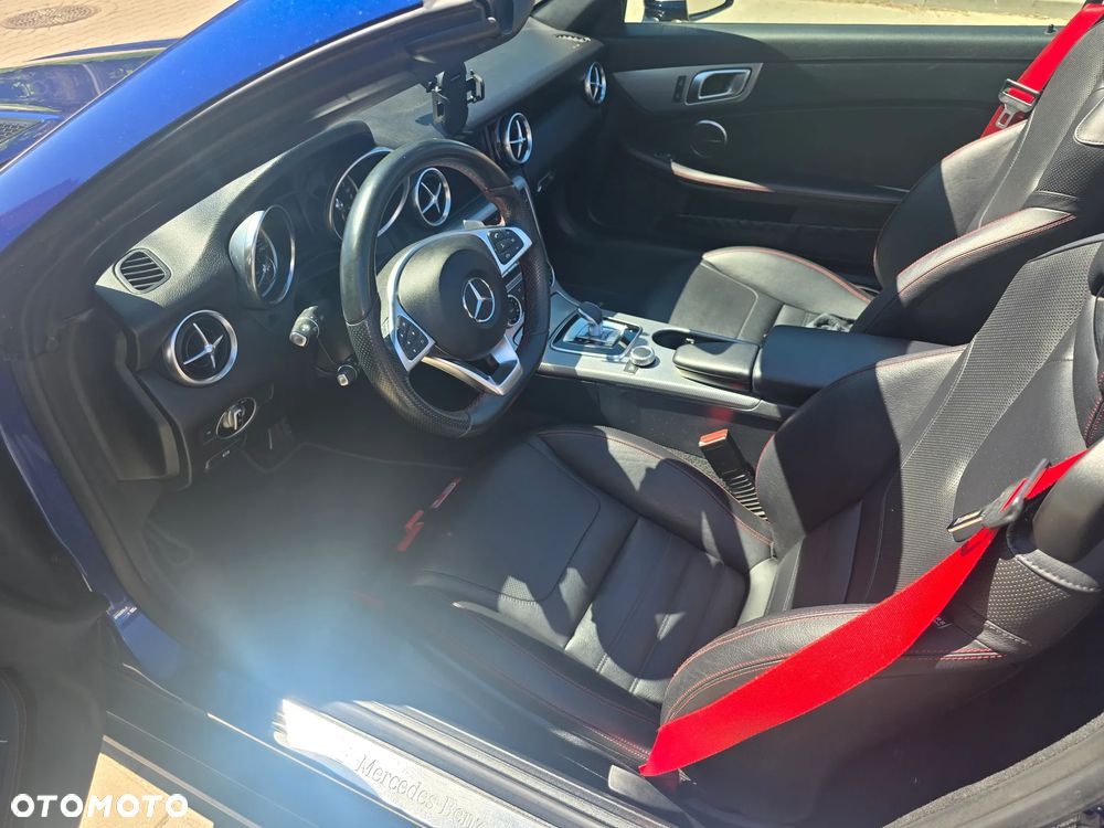 Mercedes-Benz SLC - 15