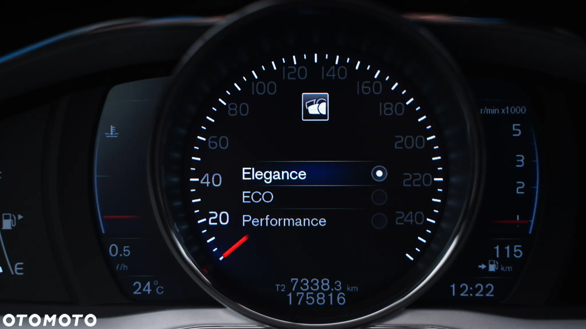 Volvo V60 D3 Drive-E R-Design Momentum - 23