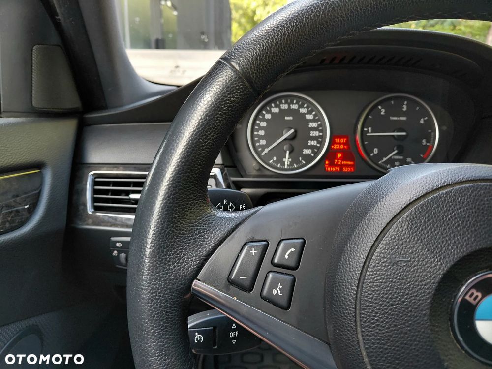 BMW Seria 5 520d Edition Sport - 28