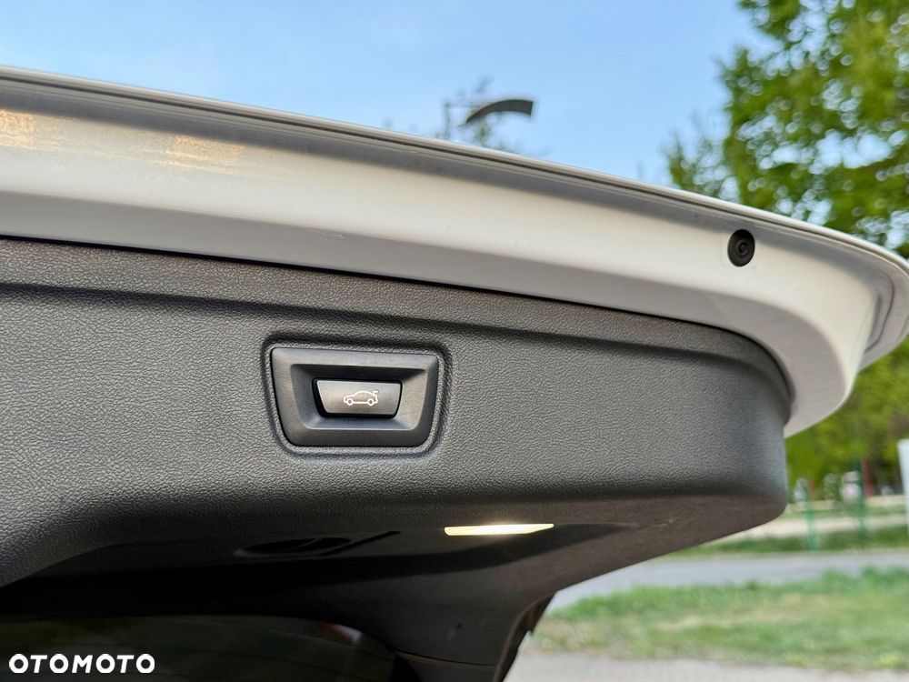 BMW Seria 3 330i M Sport sport - 29