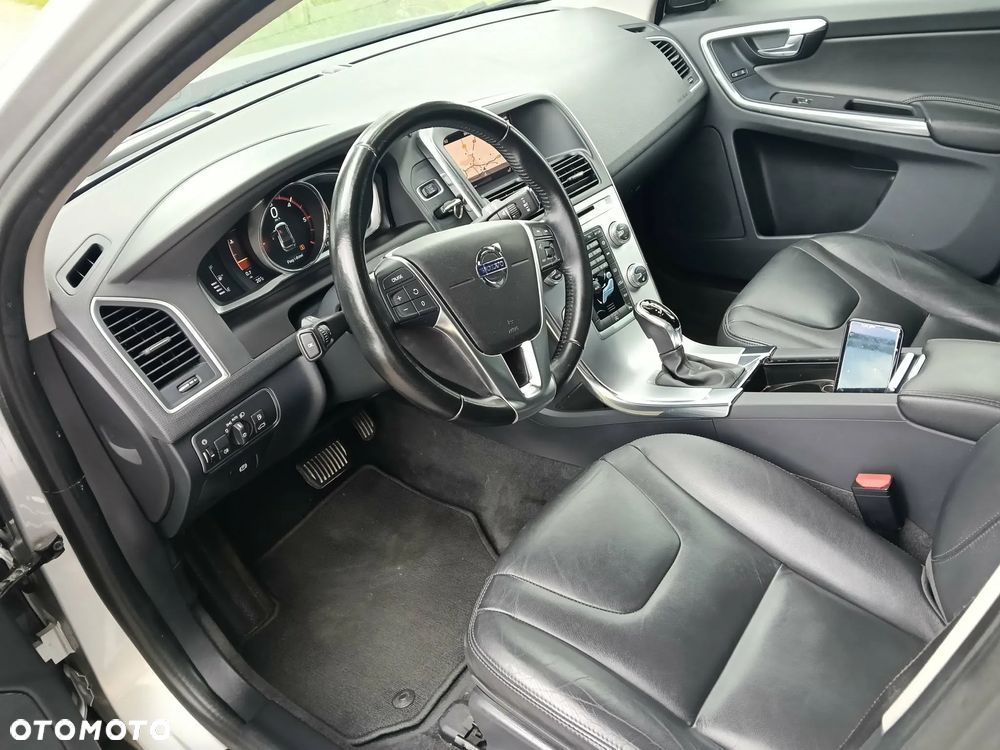 Volvo XC 60 D3 Geartronic Summum - 11