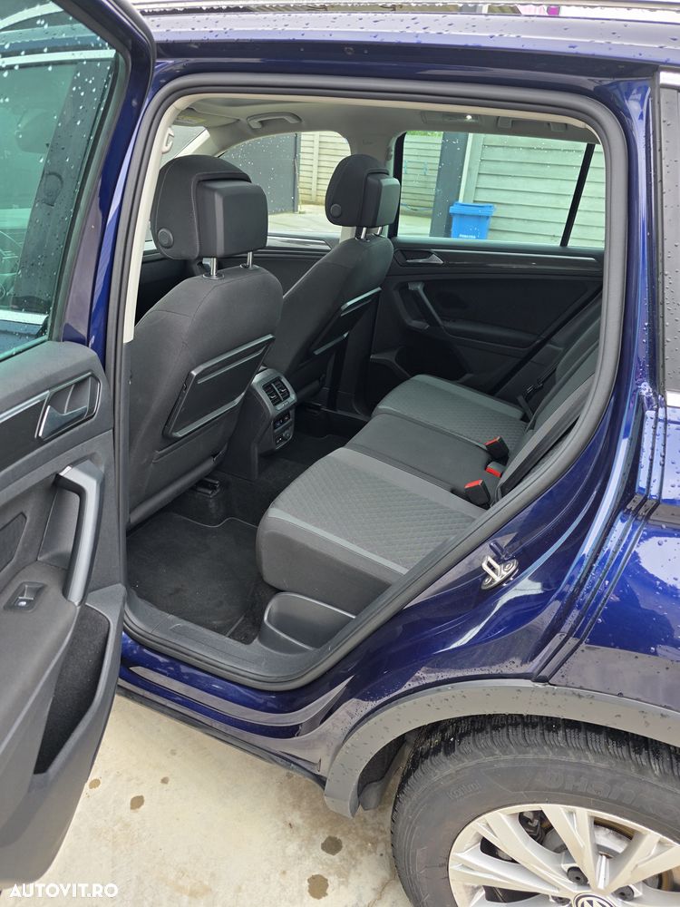 Volkswagen Tiguan - 11