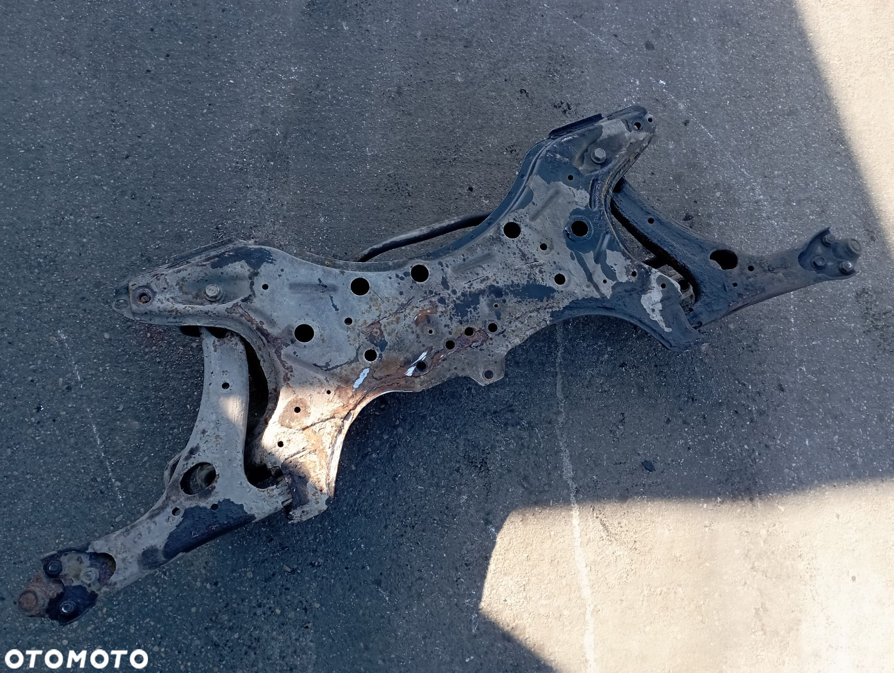 BELKA ZAWIESZENIA SANKI

 TOYOTA
 COROLLA VERSO I - 7