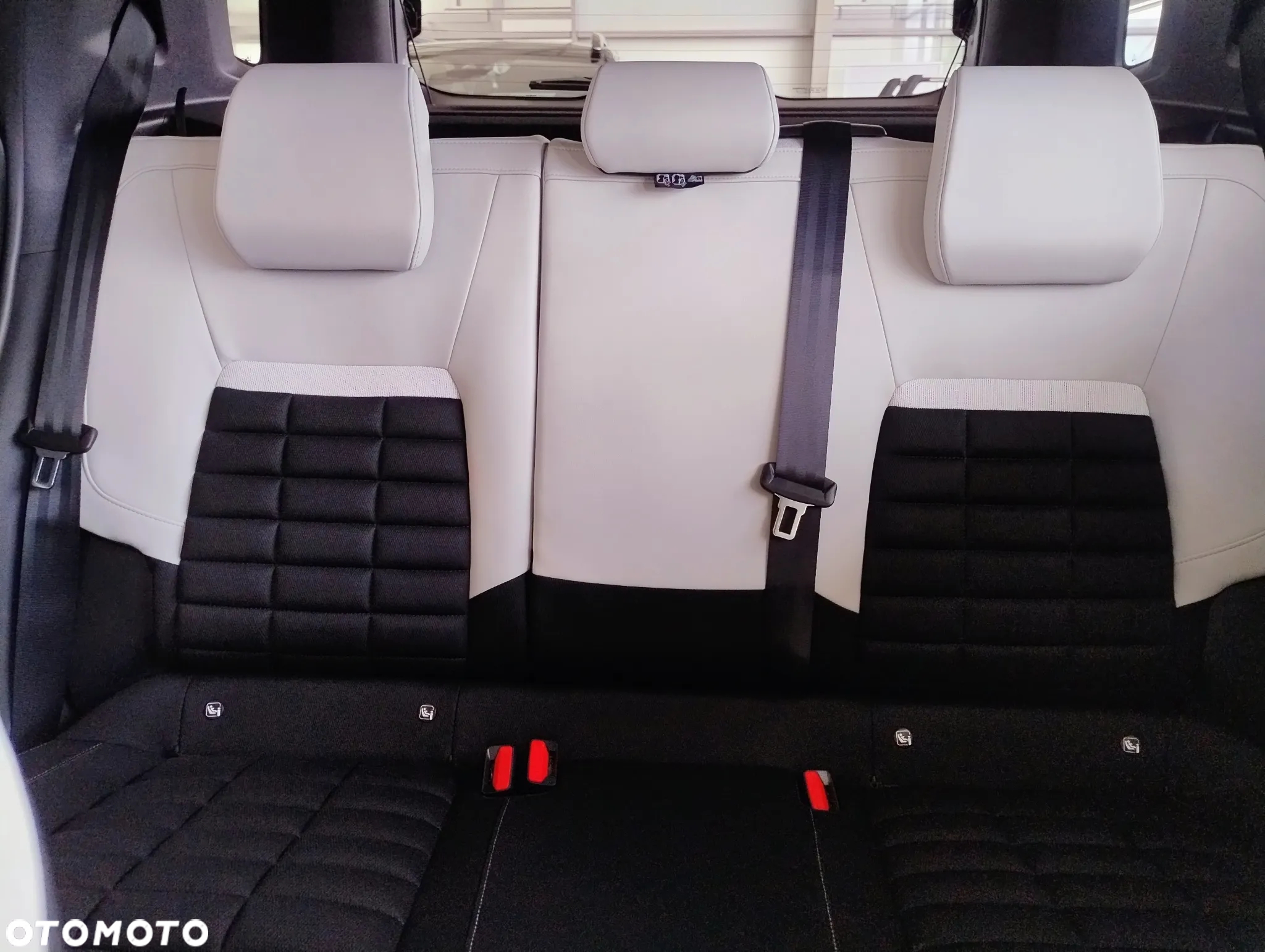Citroën C3 Aircross 1.2 mHEV Plus S&S eDCT6 - 29