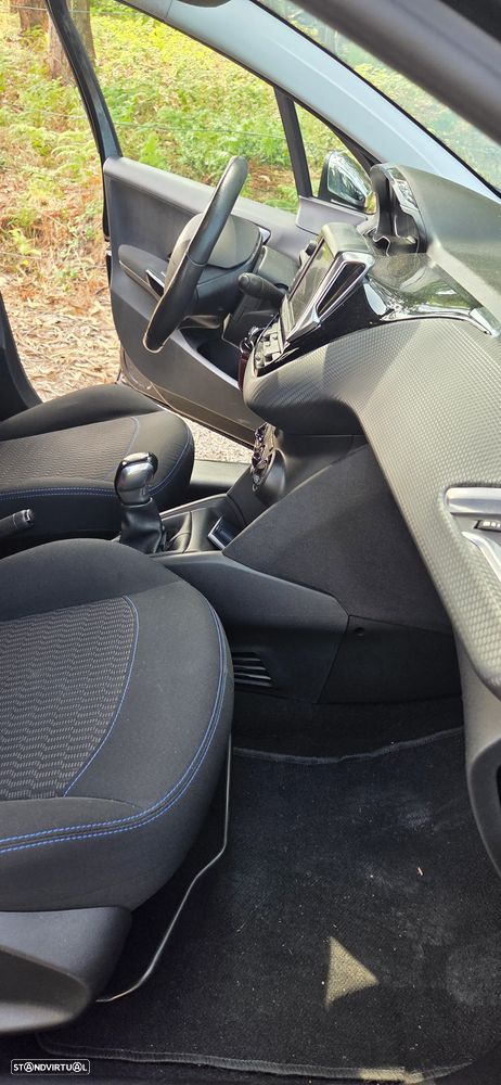 Peugeot 208 1.2 PureTech Style - 24
