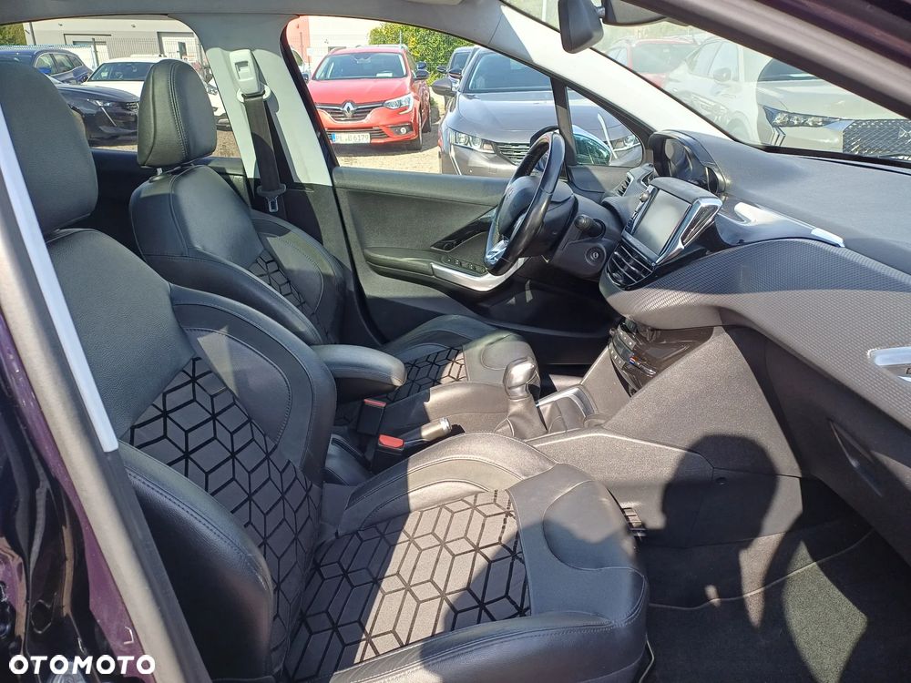 Peugeot 208 1.2 PureTech Allure S&S - 12