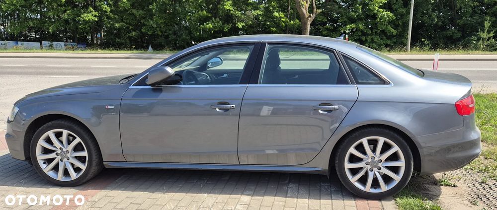 Audi A4 Limousine - 1