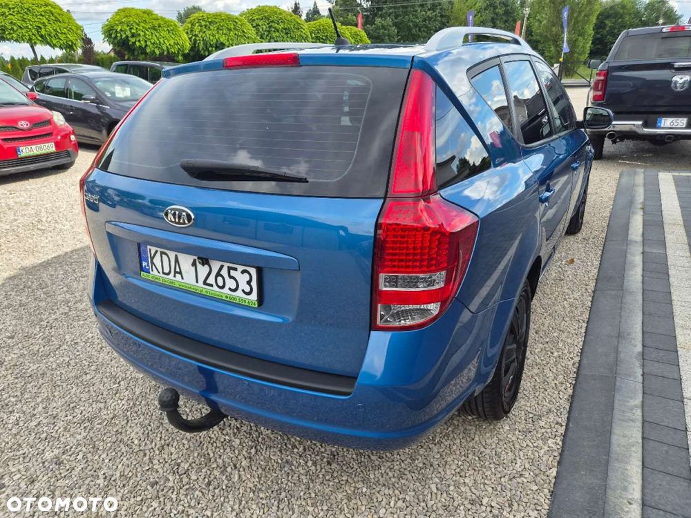 Kia Ceed - 9