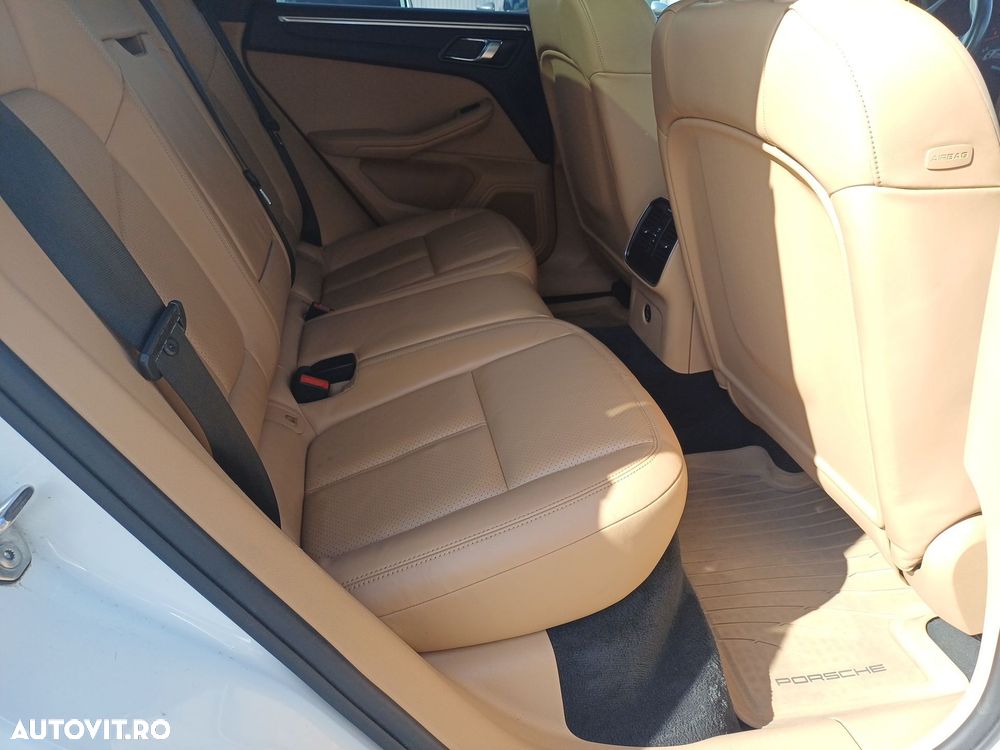Porsche Macan - 26