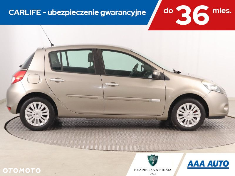Renault Clio - 7