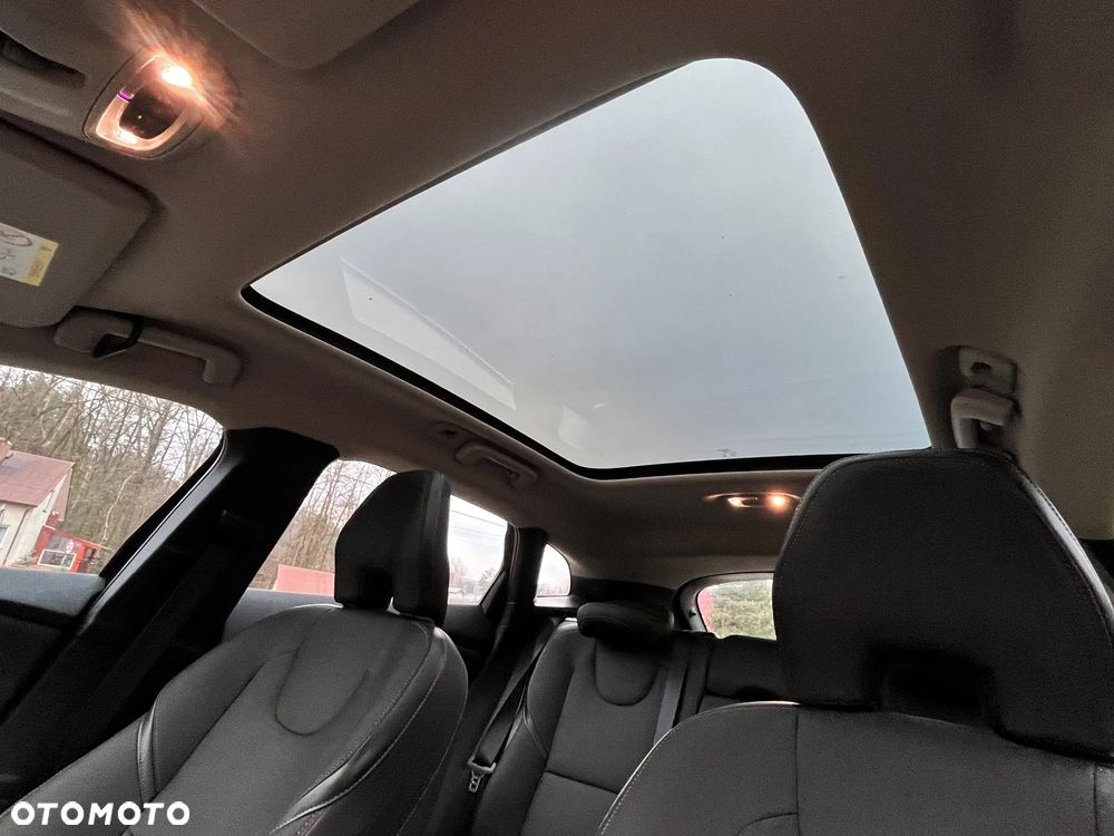 Volvo V40 Cross Country D2 Geartronic Momentum - 33