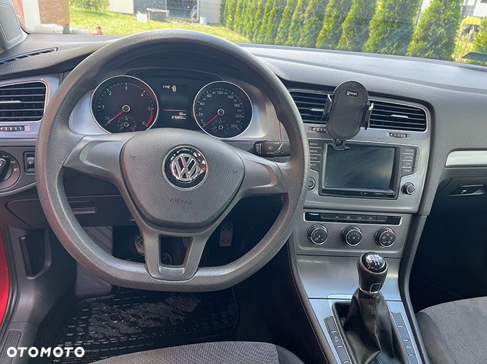Volkswagen Golf - 6