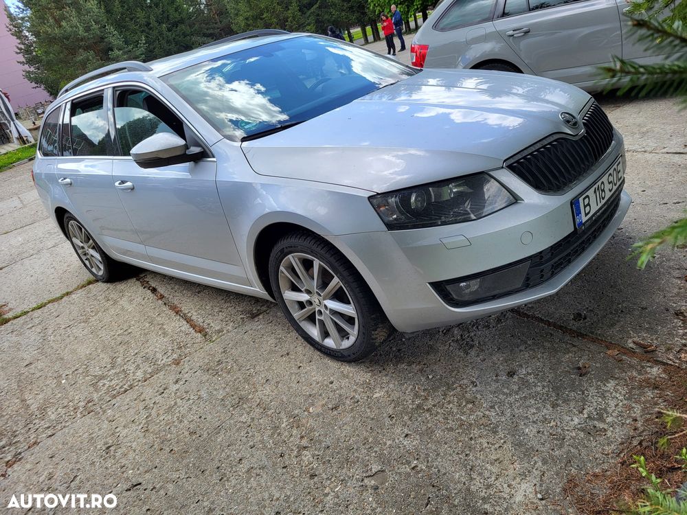 Skoda Octavia 1.6 TDI DPF DSG Sport Edition - 1