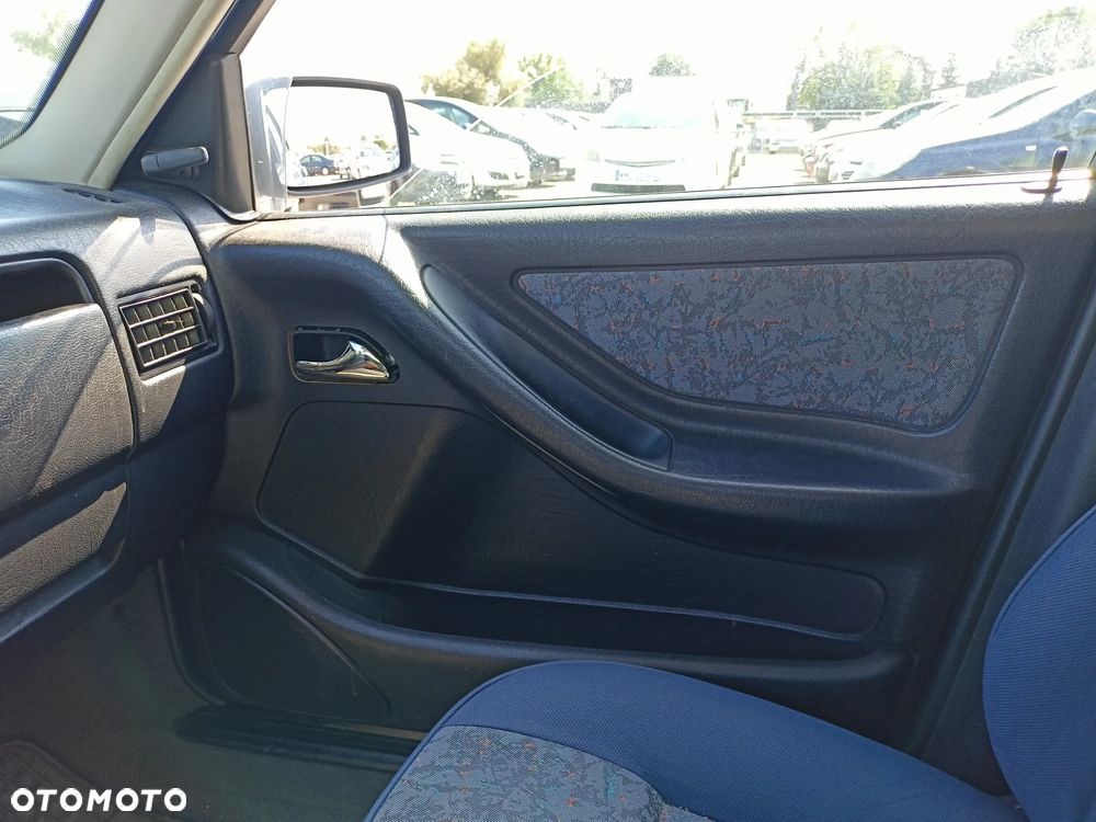 Seat Toledo 1.8 SE - 12