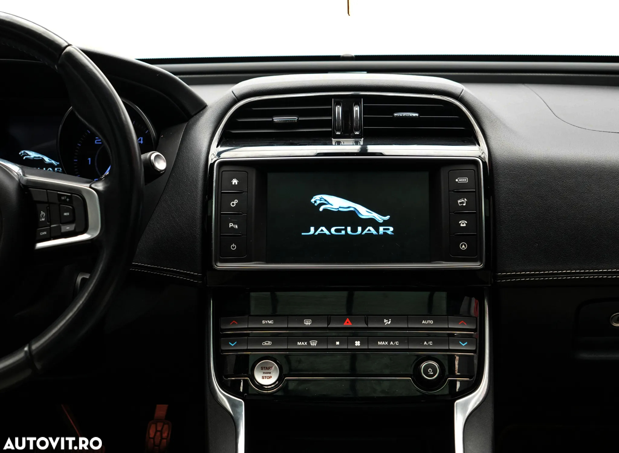 Jaguar XE 2.0 R-Sport - 19