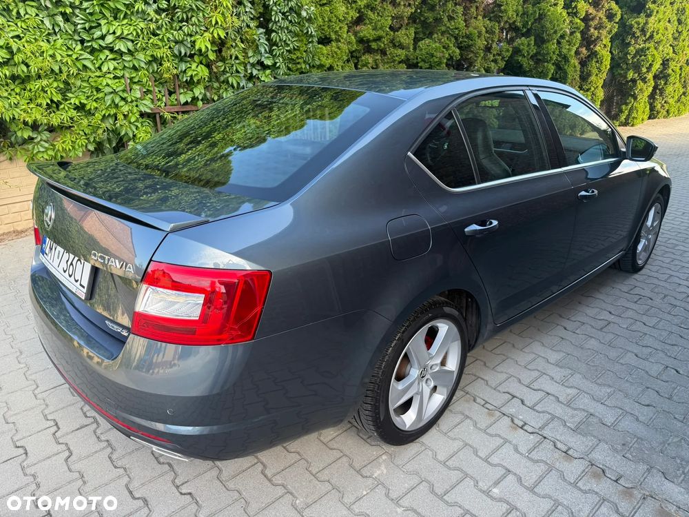 Skoda Octavia 2.0 TDI RS - 15