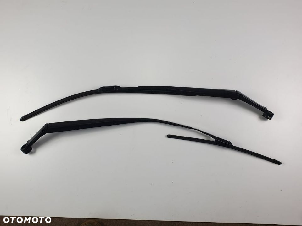 Ramiona Wycieraczek Przód TOYOTA C HR od 2019 roku - 2