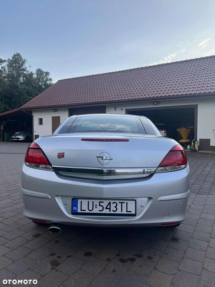 Opel Astra GTC 1.8 - 7