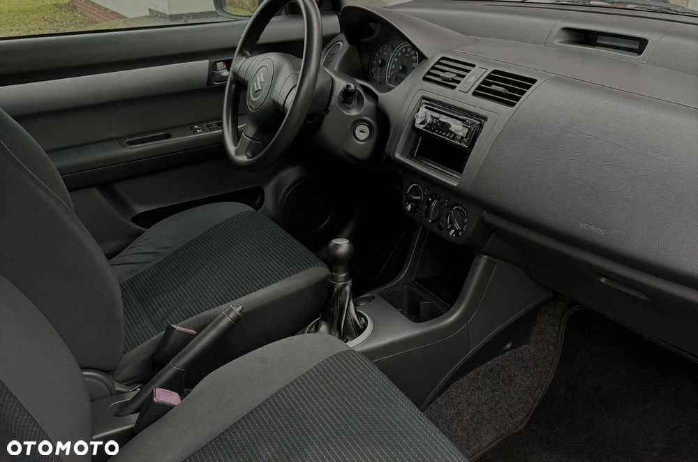 Suzuki Swift 1.3 Classic - 4