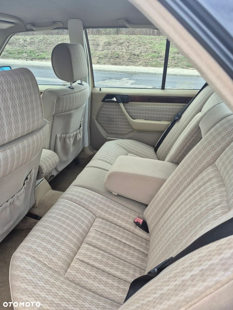 Mercedes-Benz W124 (1984-1993) - 15