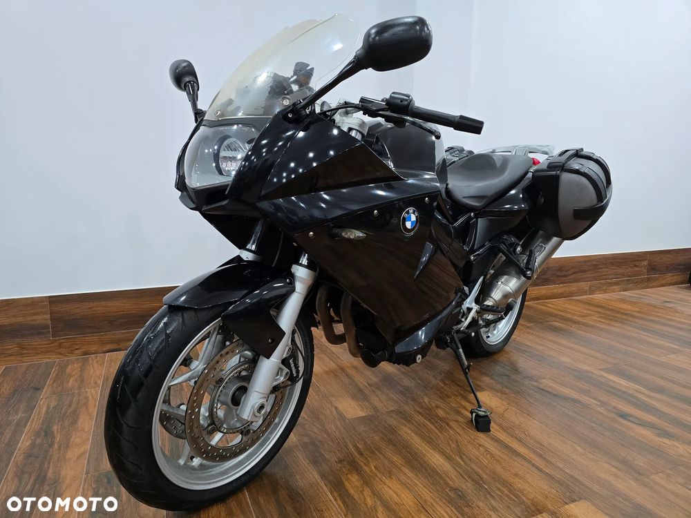 BMW F - 25