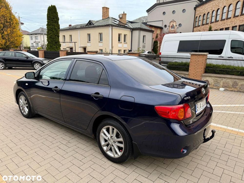 Toyota Corolla - 4