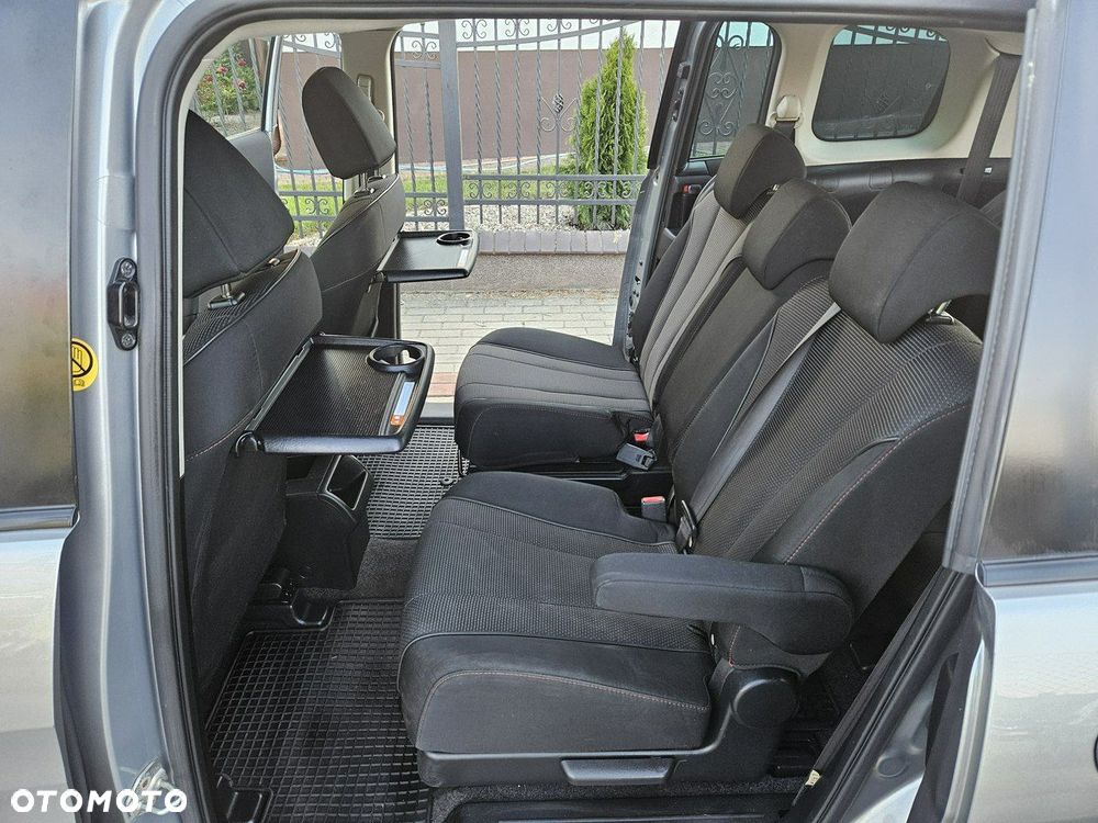 Mazda 5 - 10