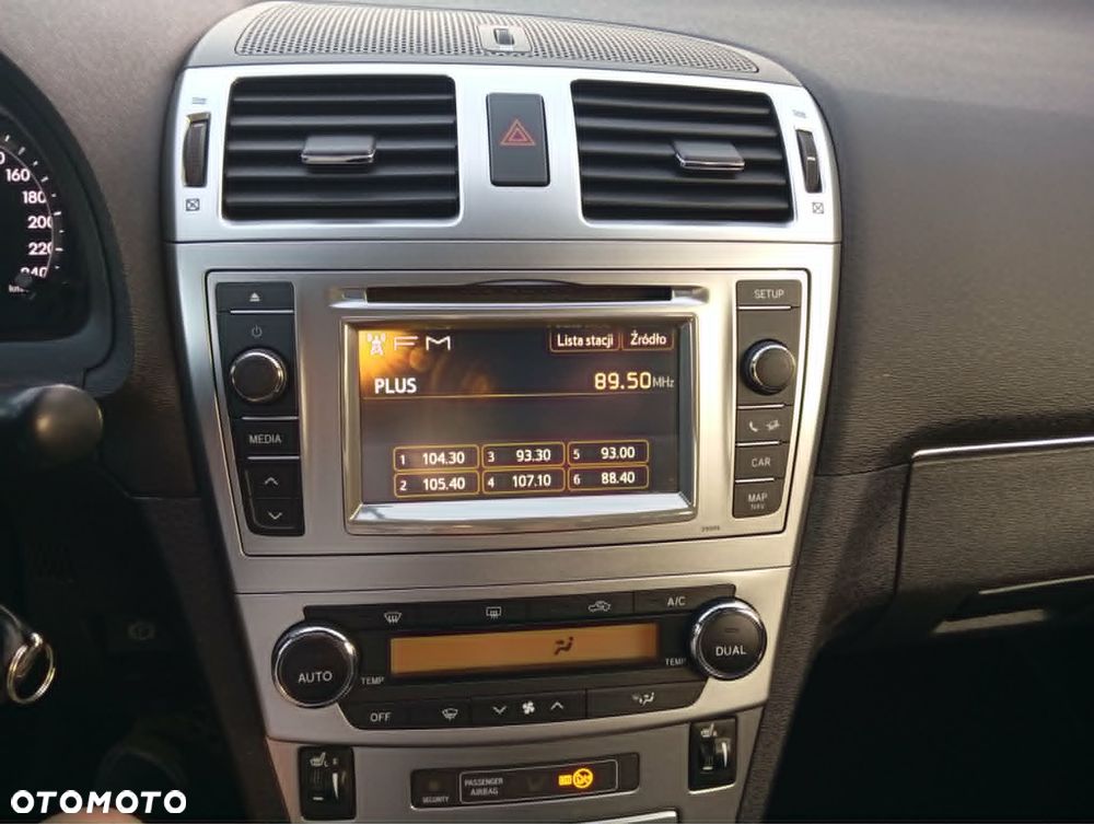 Toyota Avensis 1.8 Sol plus - 12