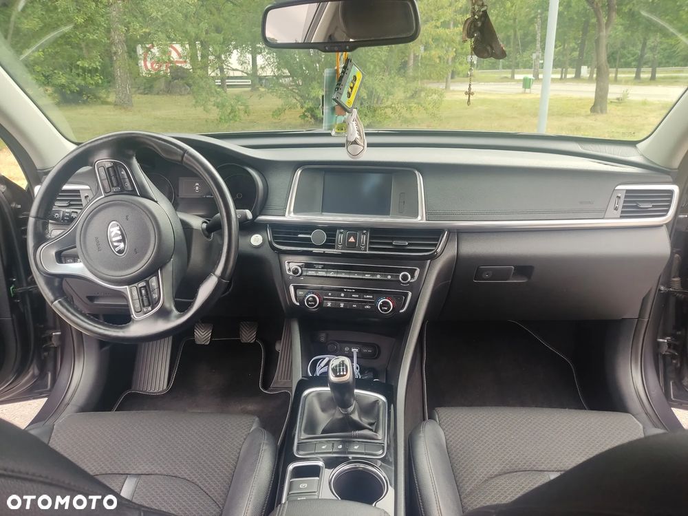 Kia Optima 2.0 M - 15