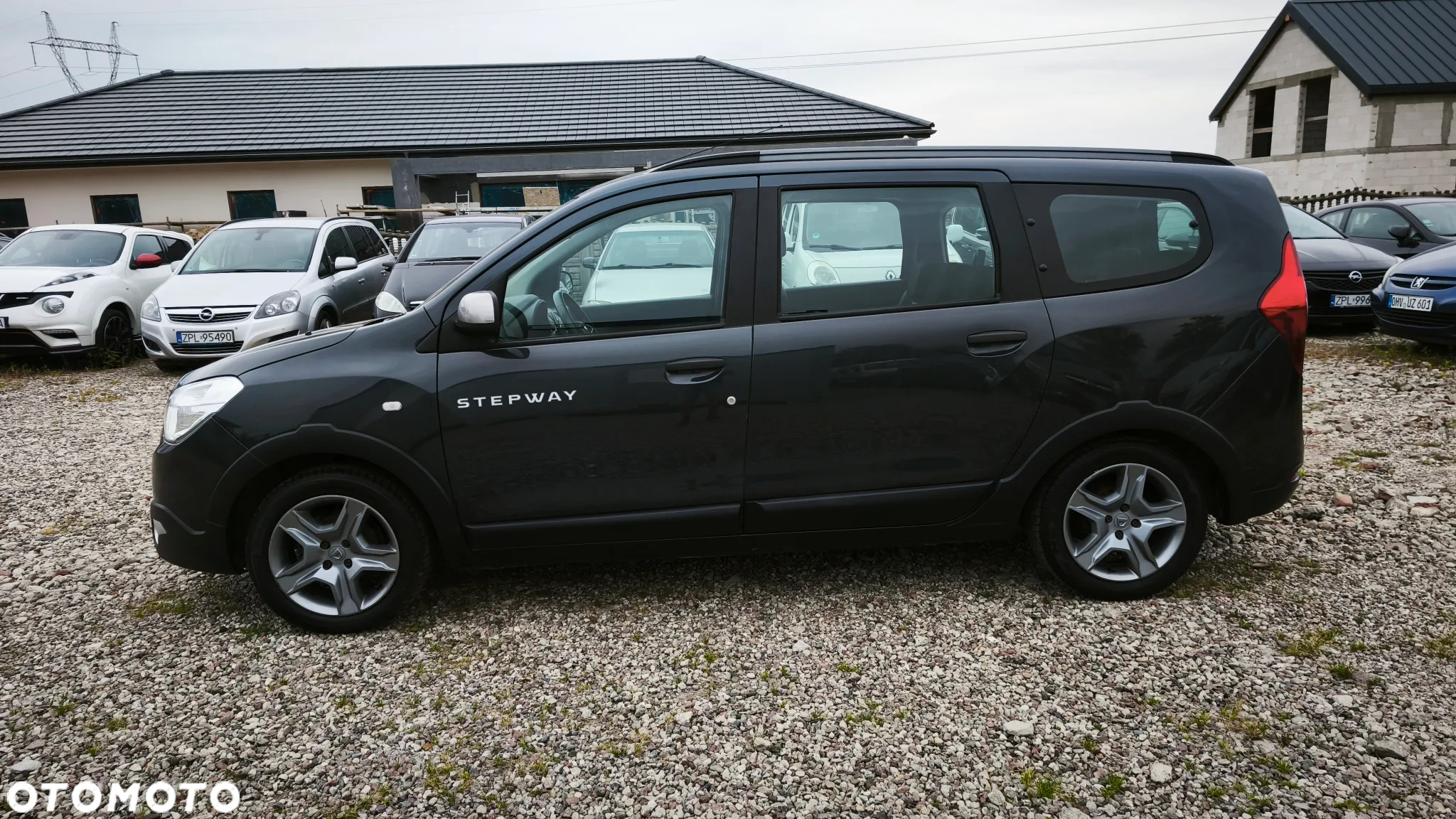 Dacia Lodgy SCe 100 Stepway - 12