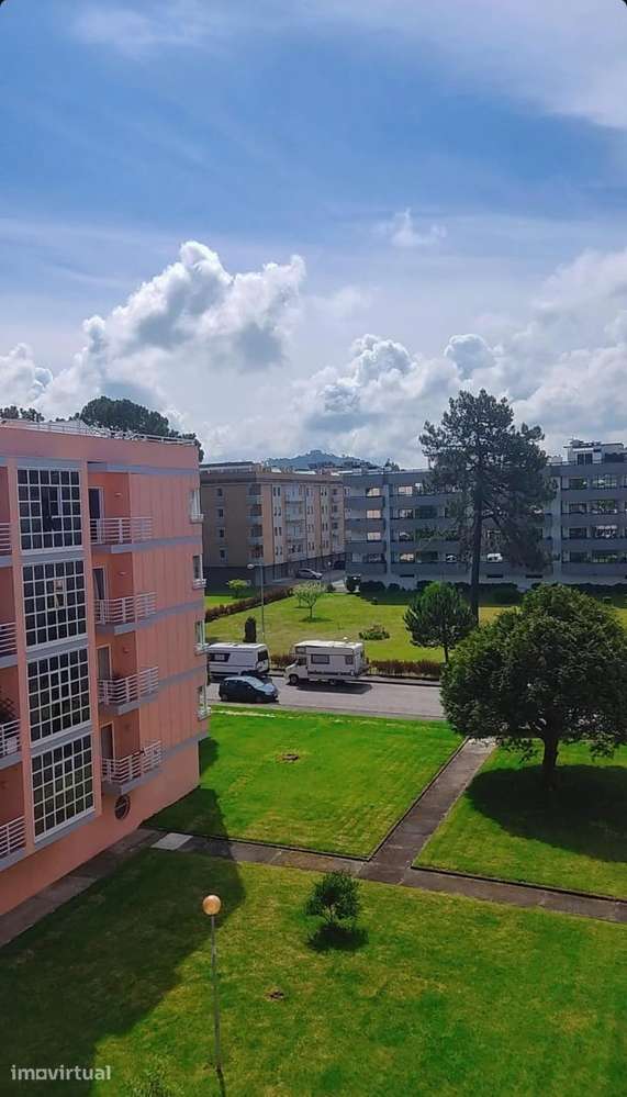 Apartamento T3 com 2 casas de banho e garagem - Grande imagem: 2/33
