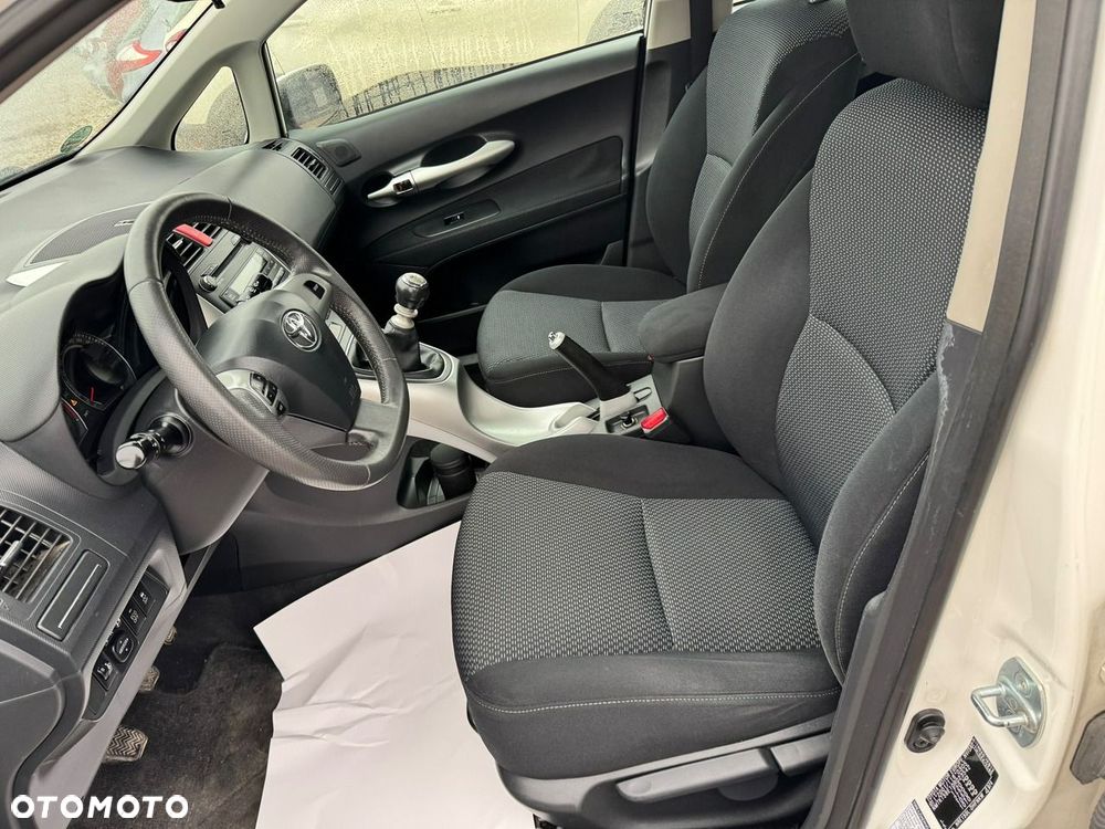 Toyota Auris - 23