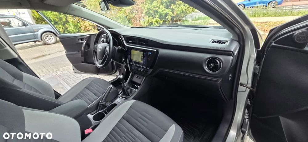 Toyota Auris 1.6 D-4D Design Edition - 39