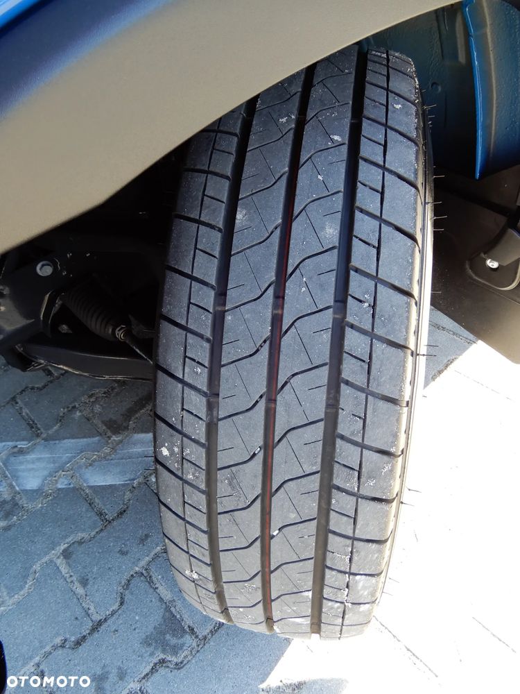 Iveco Daily 35S18 3.0 HPI 180 KM POWER Furgon Blaszak XXL 4.70 CM MAXI LONG Wysokość H2 1900 mm WZMACNIANE ZAWIESZENIE 968 Kg Ładowność HAK 3500 Kg Rozstaw Osi 4100 mm DMC 3500 Kg, WZMACNIANY Stan NOWY NIE UŻYWANY OKAZJA DOSTEPNY I GOTOWY - 12