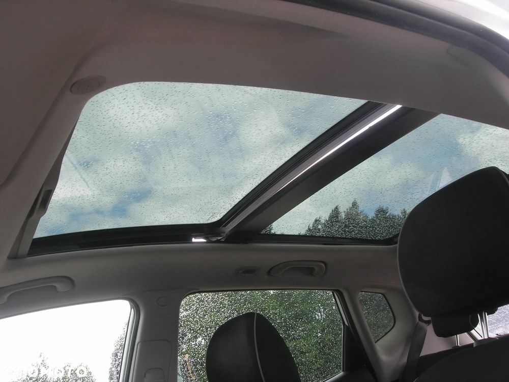 Kia Venga - 25