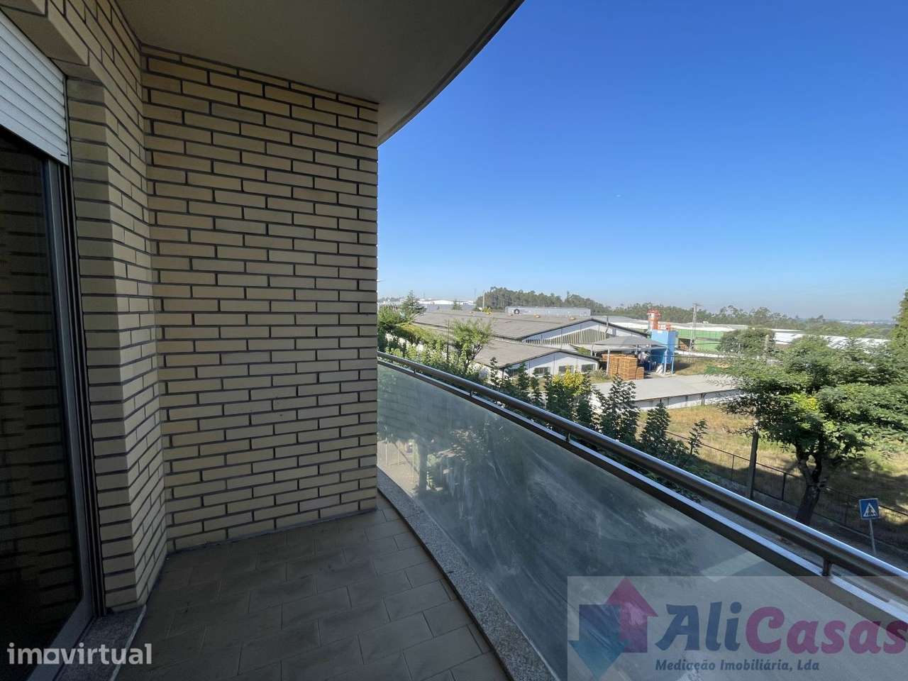 **Excelente Apartamento T2 C/Ampla varanda em Localização Privilegia - Grande imagem: 5/32